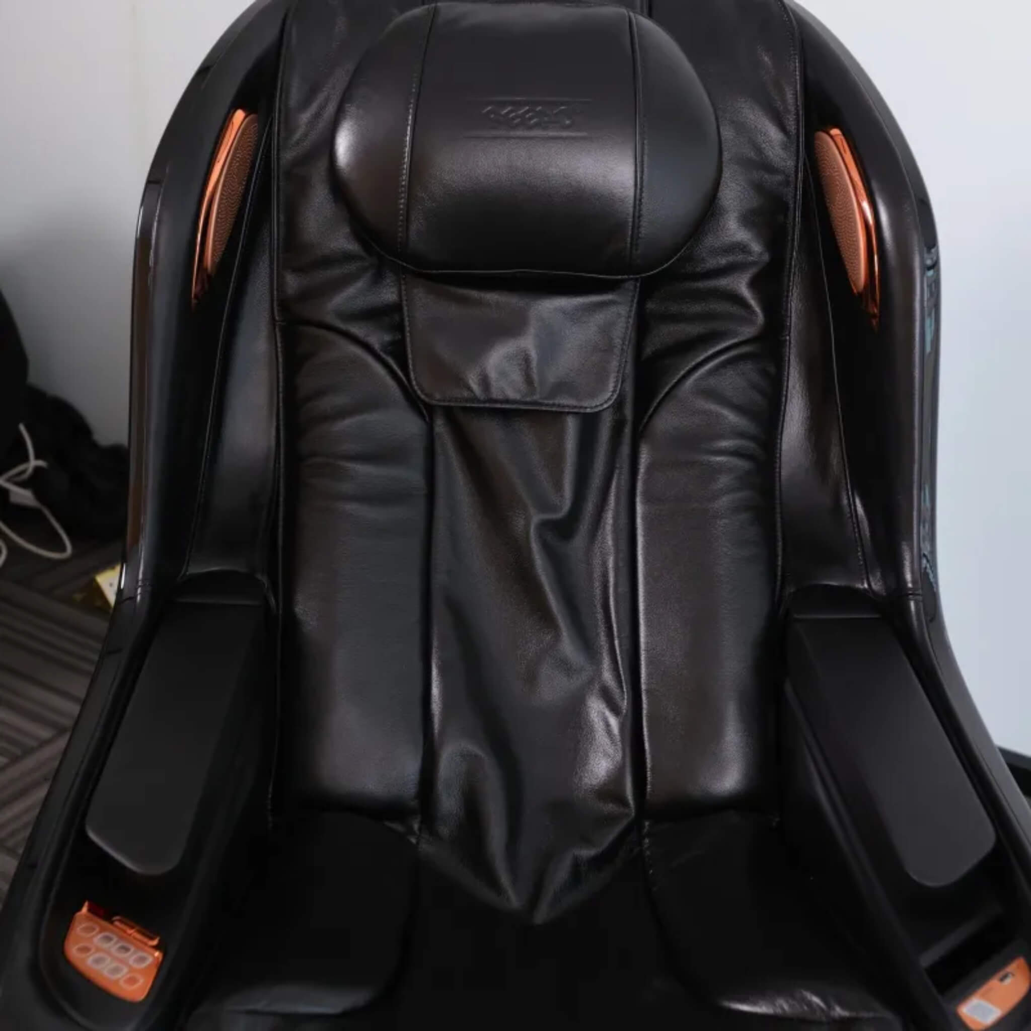 DR.BOSS FJ-2025 Pro Wave massage chair seat interior and headrest detail in black leather