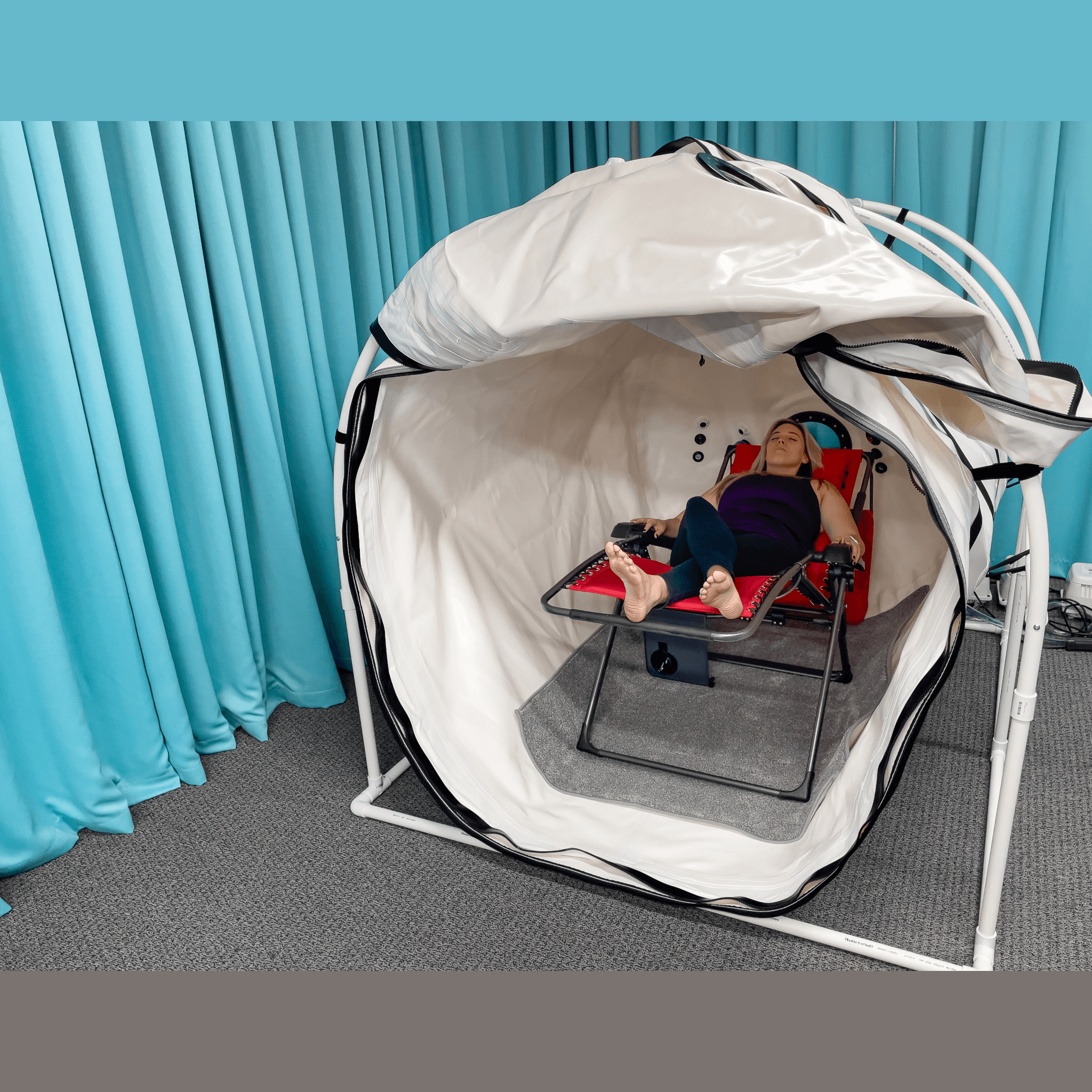 Summit to Sea Grand Dive Pro Plus 8.5’ Hyperbaric Chamber (60" Diameter)